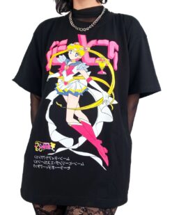 Camiseta negra sailor moon