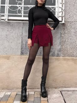 Falda short vino tinto